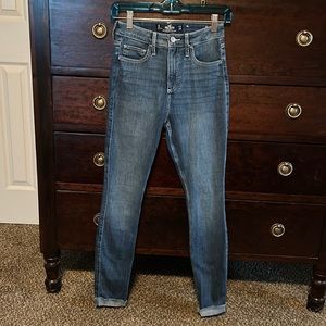 HOLLISTER Curvy High-Rise Super Skinny Jeans Size 1